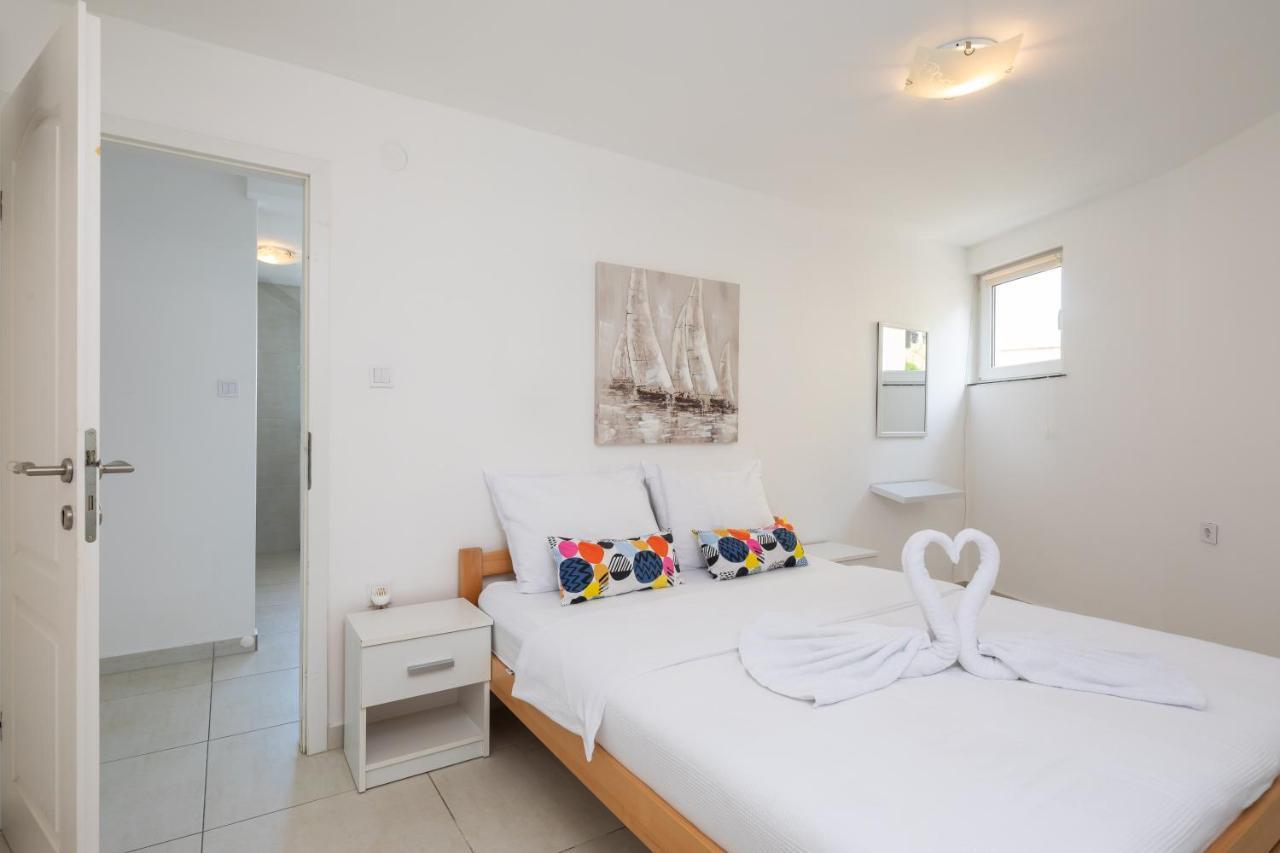 Estella Villa Apartments Rogoznica  Luaran gambar
